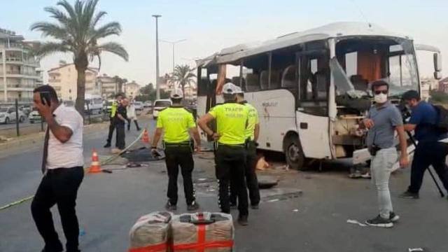 Անթալիայում ռուս զբոսաշրջիկներ տեղափոխող ավտոբուսը վթարվել է. կան զոհեր