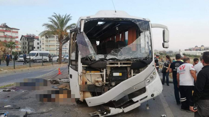 Անթալիայում ռուս զբոսաշրջիկներ տեղափոխող ավտոբուսը վթարվել է. կան զոհեր