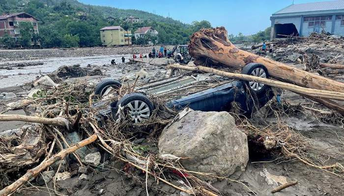 Число жертв наводнения на севере Турции возросло до 55