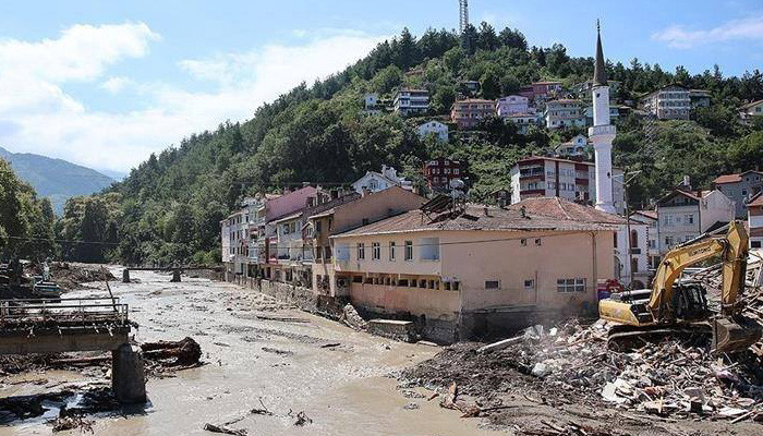 Число жертв наводнений в Турции достигло 79