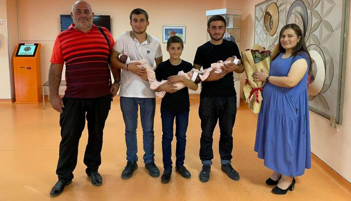 Երևանում եռյակ քույրեր են ծնվել. նրանց տուն են տարել 3 եղբայրները