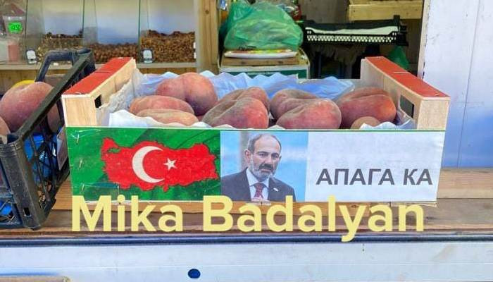 Вот такие ящики с фруктами приходят из Турции