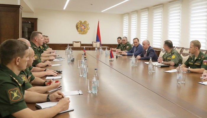 Аршак Карапетян принял делегацию военных специалистов Минобороны России