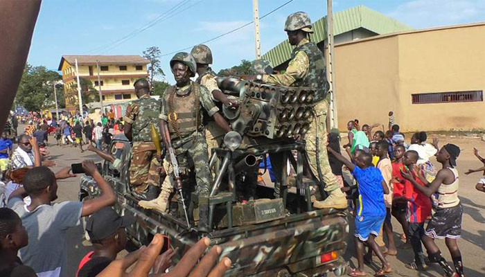 Мятежники рассказали о состоянии захваченного ими президента Гвинеи