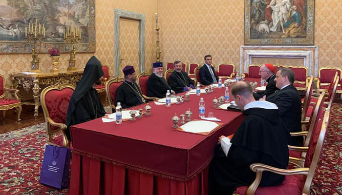 Омбудсмен проинформировал госсекретаря Ватикана о срочности возвращения заключенных