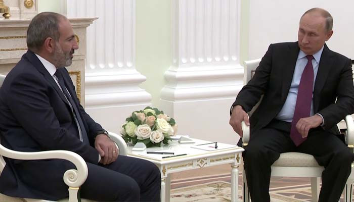 Песков рассказал, что переговоры Путина и Пашиняна предполагают беседу и рабочий обед