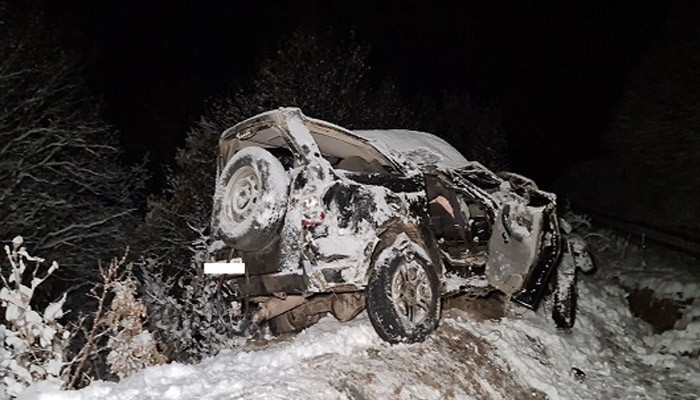 Вследствие ДТП на дороге Берд-Чамбарак в Армении автомобиль скатился в ущелье: есть жертвы
