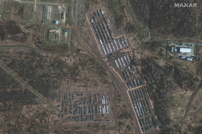 Satellite images show new Russian military buildup near Ukraine. #Politico