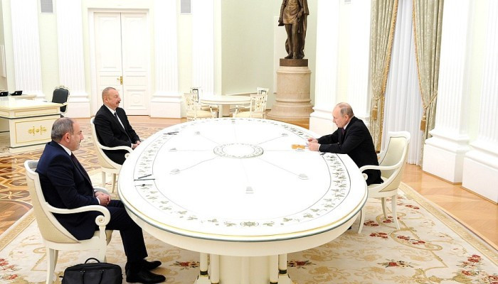 Песков: встреча Путина, Алиева и Пашиняна готовится, но точных договоренностей нет