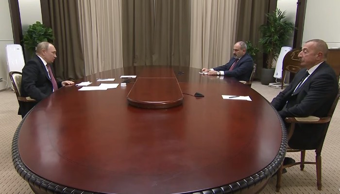 Путин, Пашинян и Алиев проводят переговоры в Сочи