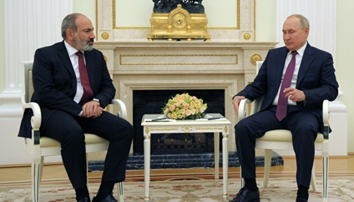 Путин начал встречу с Пашиняном