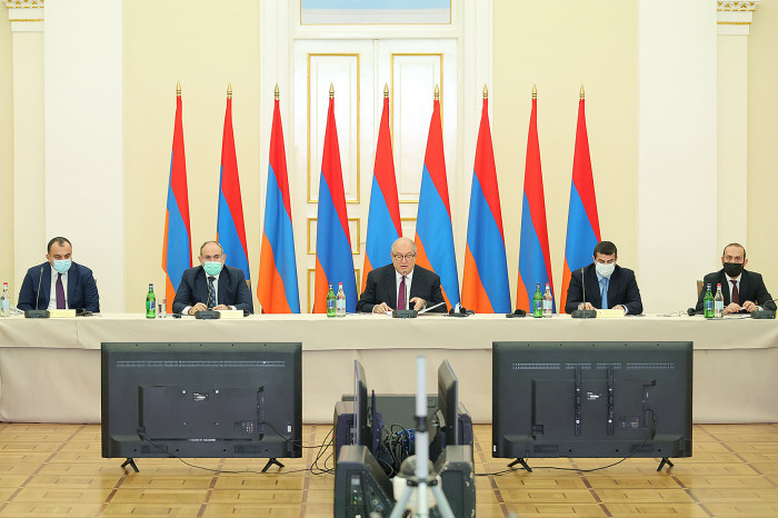 Никол Пашинян принимает участие в заседании Совета попечителей Всеармянского фонда «Айастан»
