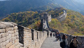Part of the Great Wall of China collapsed due to earthquake