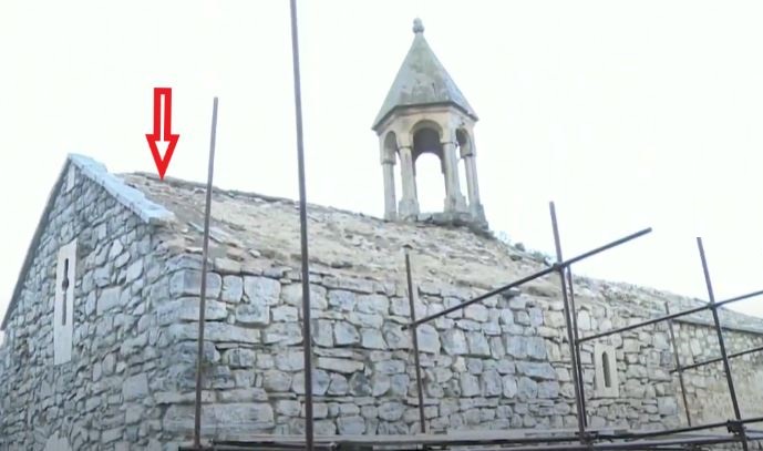 Ադրբեջանցիները հանել են Սպիտակի Խաչ եկեղեցու գմբեթի խաչը, քանդել տանիքը