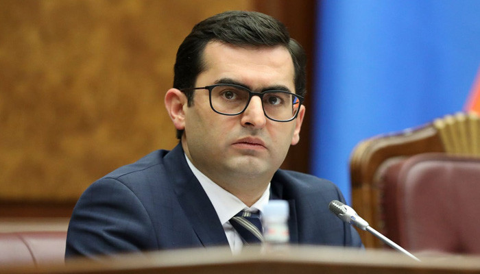 Ermenistan Parlamento Başkanlığı görevlerini geçici olarak Başkan Yardımcısı üstlenecek