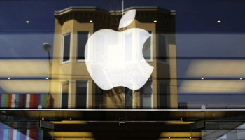 Apple pauses sales in Russia and stops all exports