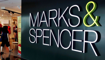 Модный бренд #Marks&Spencer приостановил продажи в России