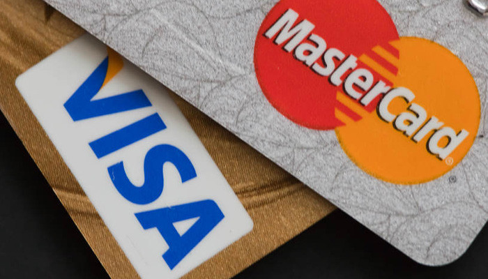 Visa and Mastercard suspend their services in Russia