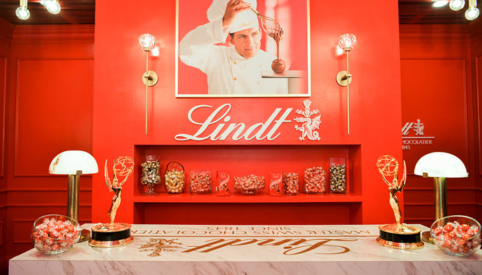 Lindt suspends Russian business