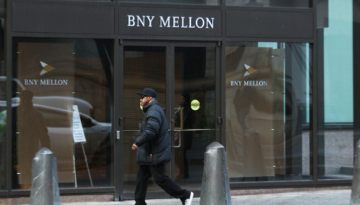 BNY Mellon announced the suspension of investments in Russian securities