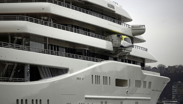 Chelsea owner Abramovich's luxury yacht docks in Turkey