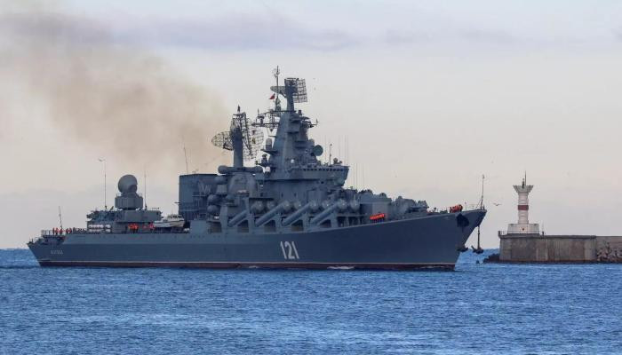 Russian navy evacuates badly damaged flagship in Black Sea. Ukraine claims it was hit by a missile