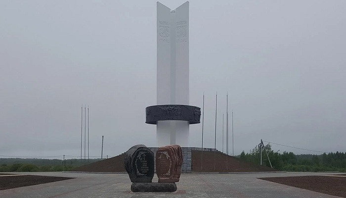 На Черниговщине демонтируют монумент "дружбы народов" Украины, РФ и Беларуси