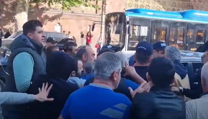 Полиция Еревана задержала 414 оппозиционеров
