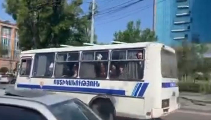 «Ոստիկանական ավտոբուսները պարզապես կանգնում և ազատ են թողնում բերման ենթարկվածներին». Իշխան Սաղաթելյան