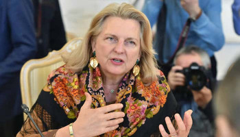 Экс-глава МИД Австрии Карин Кнайсль покинула совет директоров "Роснефти"