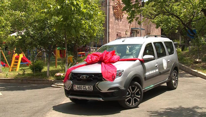 Karen Vardanyan donated passenger cars and necessary inventory to 5 orphanages in Armenia on the occasion of June 1