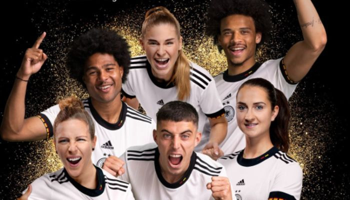 Сборная Германии сыграет с Англией в форме женской национальной команды