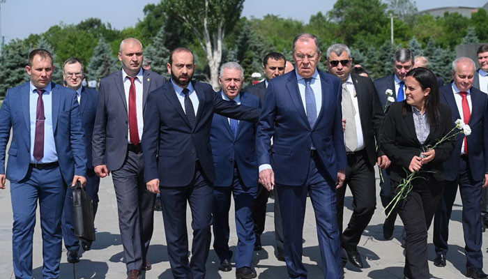 Sergey Lavrov, accompanied by the Minister of Foreign Affairs of Armenia Ararat Mirzoyan, visited the Armenian Genocide Memorial