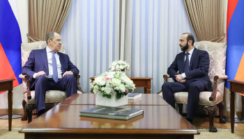 Ararat Mirzoyan and Sergey Lavrov held a tête-à-tête conversation