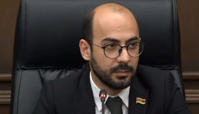 Артур Ованнисян: Фракция ГД обсуждает вопрос о лишении мандатов депутатов от оппозиции