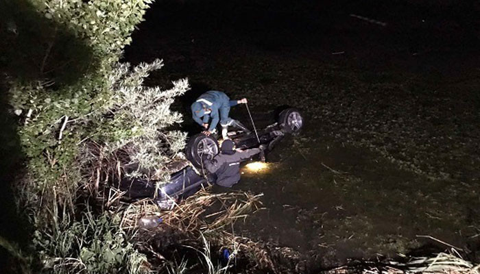 На трассе Севан-Гавар автомобиль упал в болото: водитель и пассажир погибли
