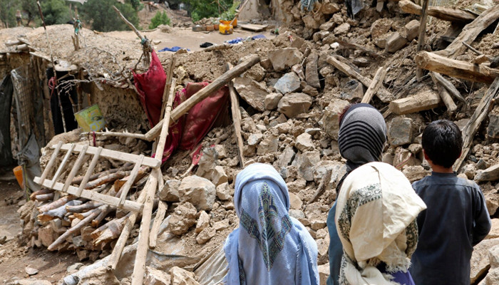 Afganistan'da 5.9'luk deprem