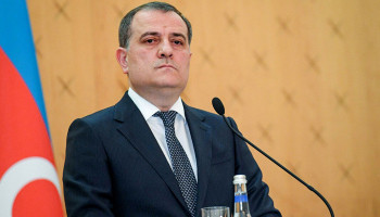 Искусственное затягивание переговоров по нормализации армяно-азербайджанских отношений таит в себе серьезные риски - Байрамов
