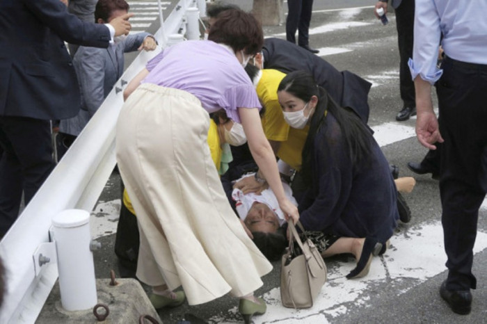 Մահափորձ՝ Ճապոնիայի նախկին վարչապետի դեմ. վերջինը կենդանության նշաններ ցույց չի տալիս