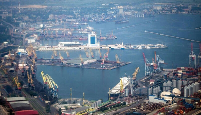 Россия атаковала ракетами Одесский морской торговый порт