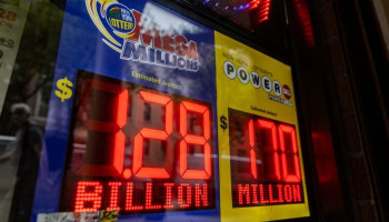 Jackpot! Ticket sold in Illinois wins $1.33 billion Mega Millions prize