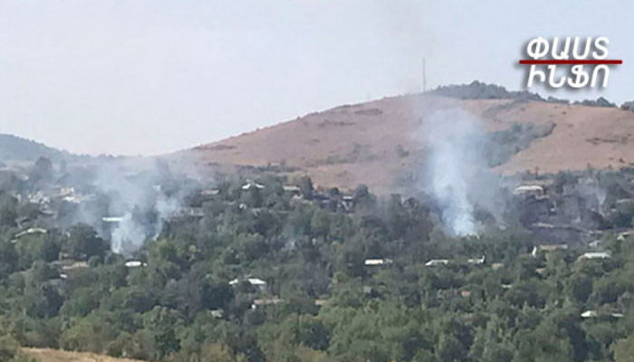 Азербайджанцы сжигают дома в перешедшей под их контроль части арцахского Тагаварда