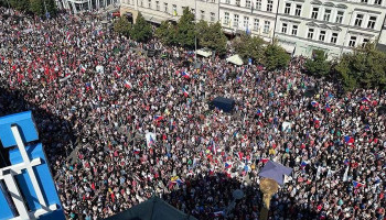 Tens of thousands protest against Czech government