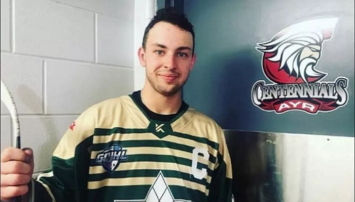 20-летний канадский хоккеист умер во время матча
