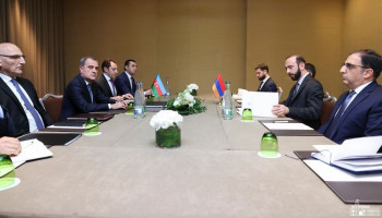 В Женеве стартовала встреча Арарата Мирзояна и Джейхуна Байрамова