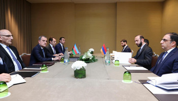 На встрече Мирзоян-Байраммов была отмечена важность внедрения международных механизмов по контролю пограничной ситуации