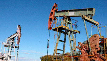 Eвросоюз утвердил восьмой пакет санкций против России, включая потолок цен на нефть