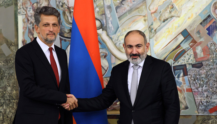 ''Ermenistan Başbakanı Nikol Paşinyan ile Türkiye-Ermenistan normalleşme süreci üzerine görüştük''. Paylan