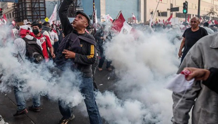Thousands march in Peru demanding president's resignation