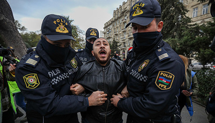 Оппозиционеры в Баку заявили о жестких задержаниях на акции протеста